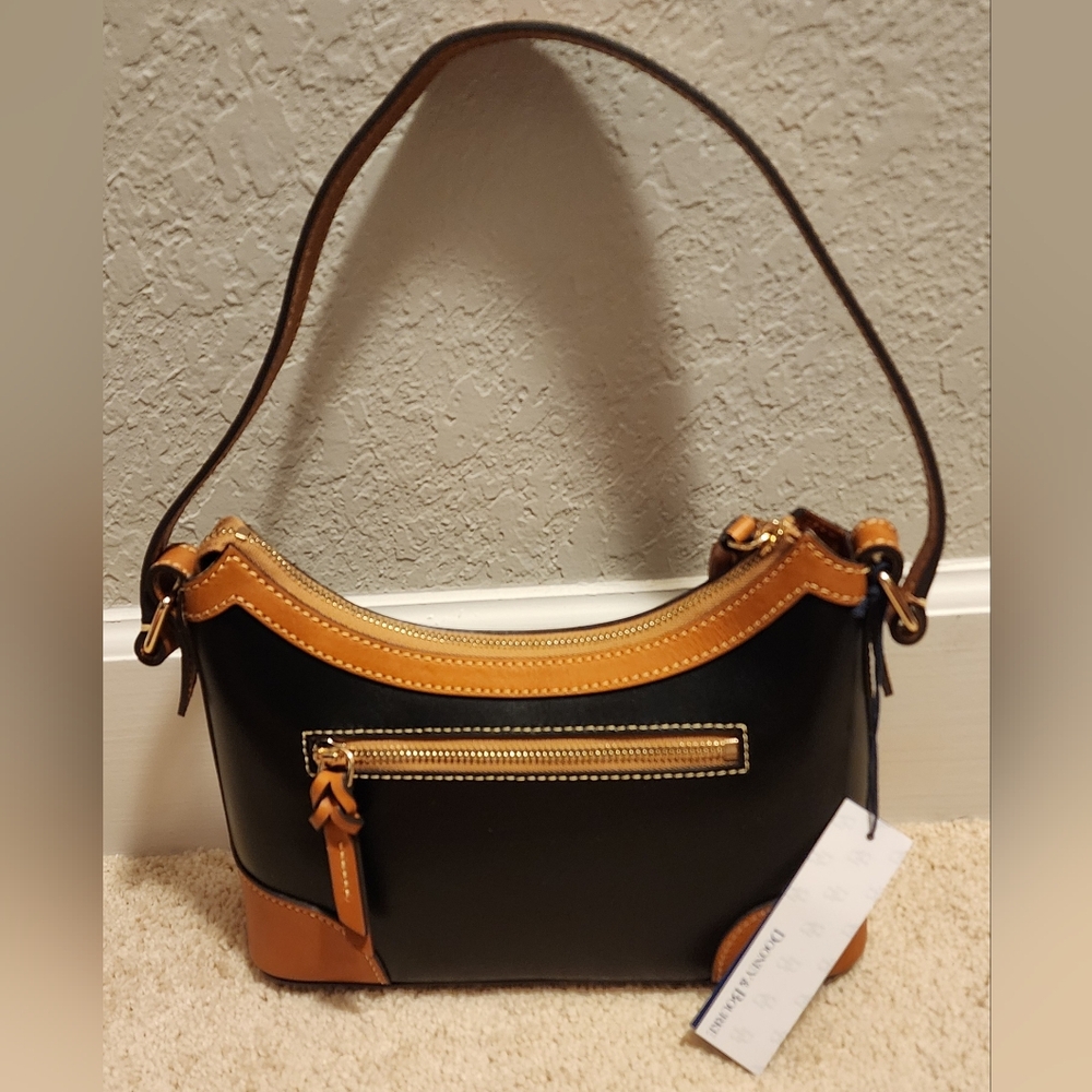 Dooney & Bourke Wexford Leather Shoulder Bag Brand New Never Used - Picture 2 of 3